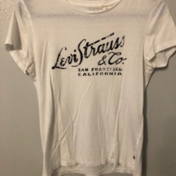 Levi's Tops - Levis t shirt